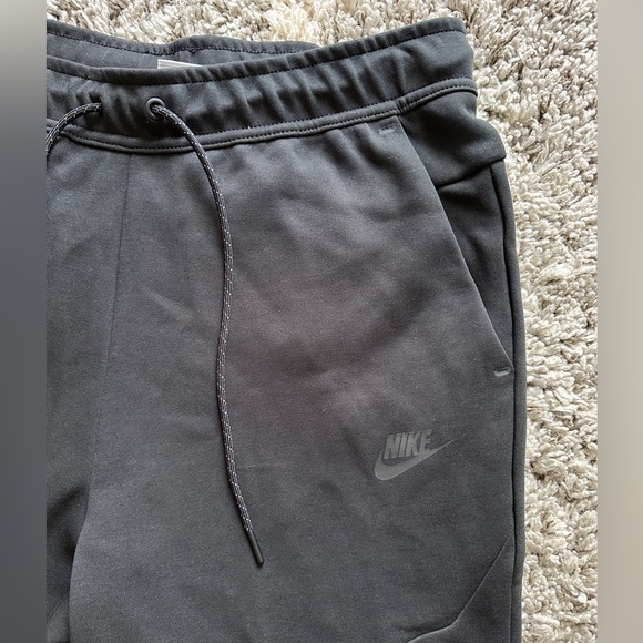 Nike Tech Fleece Jogger pants - Picture 4 of 5